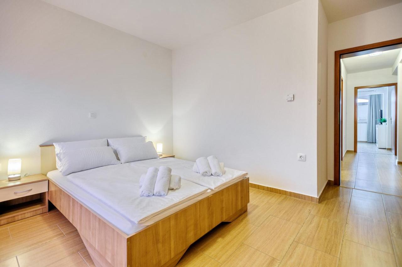 Comfort Apartments In Peaceful Area Zadar - With Garden Kültér fotó