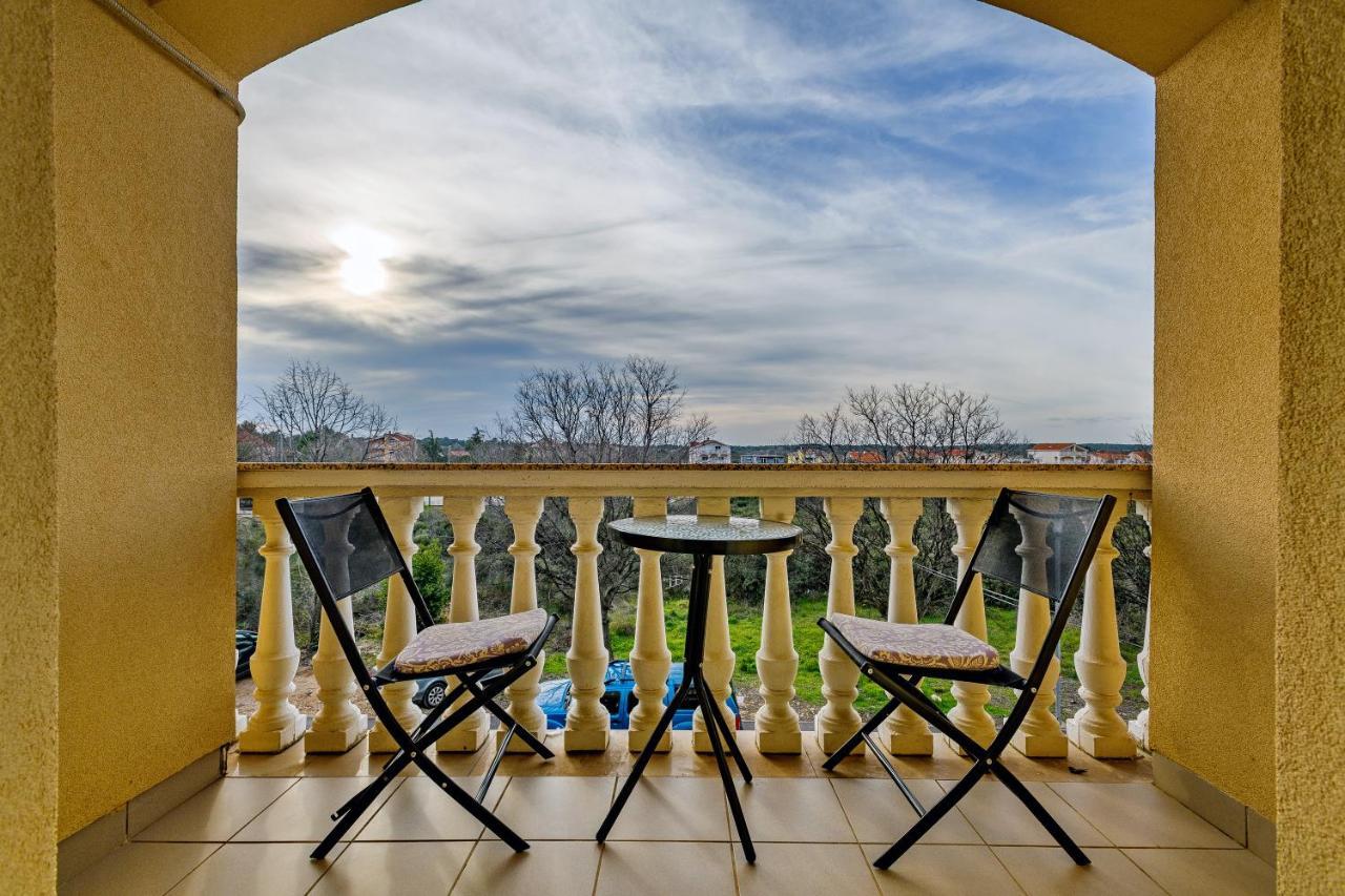 Comfort Apartments In Peaceful Area Zadar - With Garden Kültér fotó